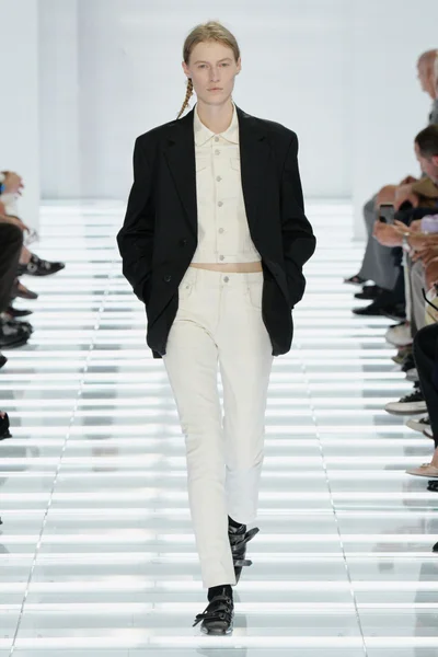 Look 1